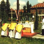 msza pod krzyżem papieskim w Oświęcimiu